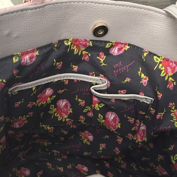 🆑 Betsey Johnson Quilted Puffy Heart Swag Tote. Gray/pink/purple hue Tote Bag - Picture 7 of 17